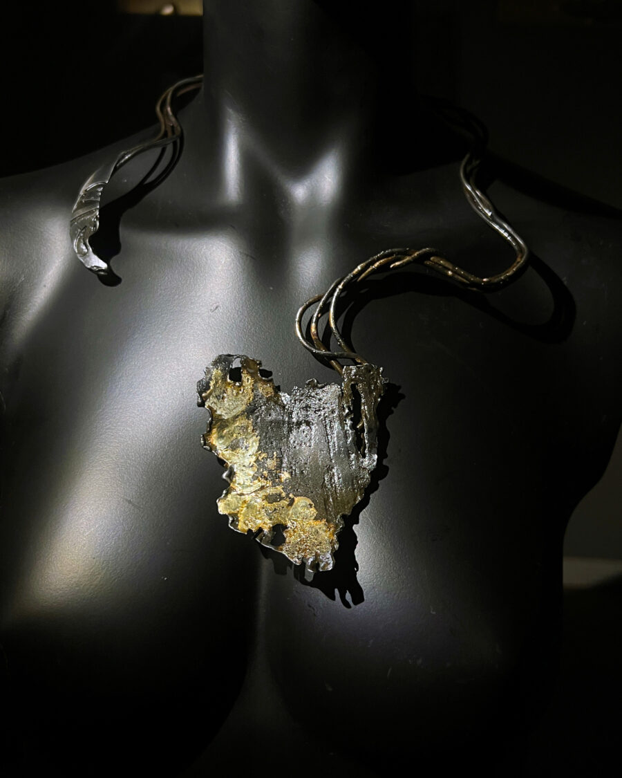Seiche Neck Piece