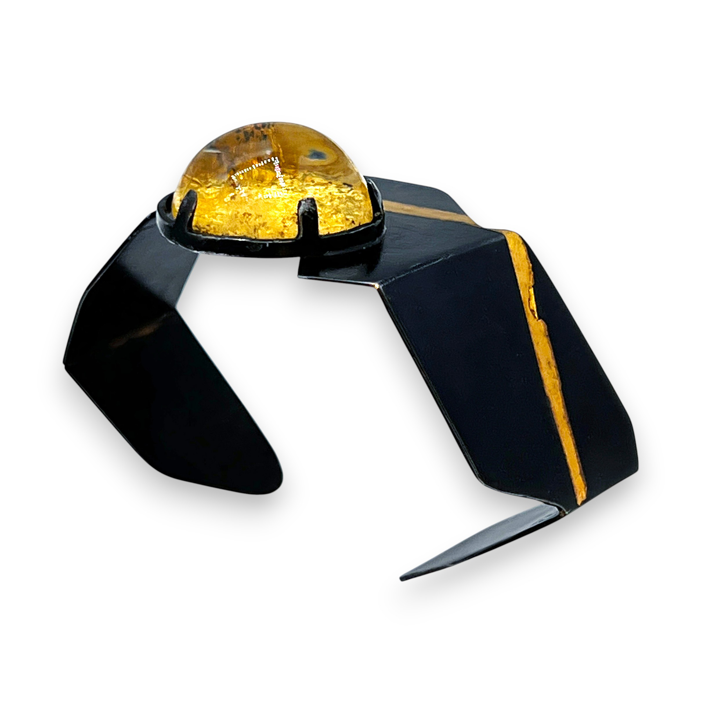 Kaku (角 Angle / Corner) Cuff